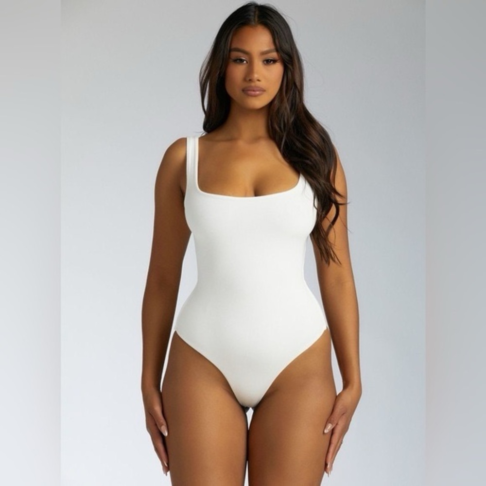 Naked Wardrobe NW Tank Bodysuit in White ✨ size Small ✨ New without tags